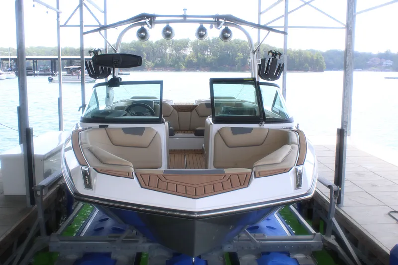 Slide: The Image of Nautique Super Air Nautique GS22 2019 - 4