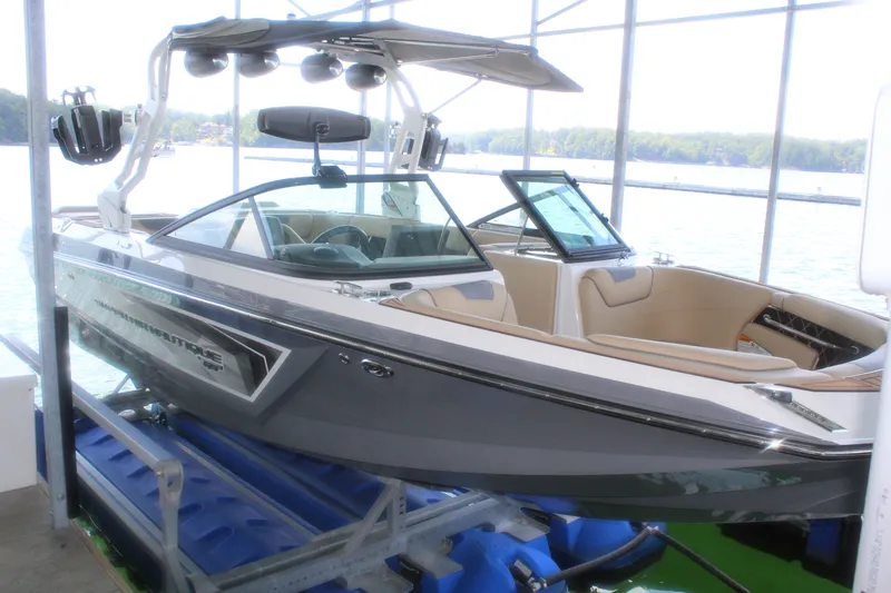 Slide: The Image of Nautique Super Air Nautique GS22 2019 - 5