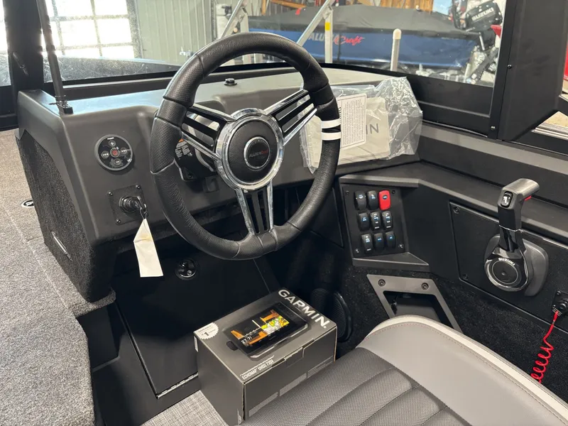 Slide: The Image of Alumacraft Competitor 175X Sport LUXURY 2026 - 11