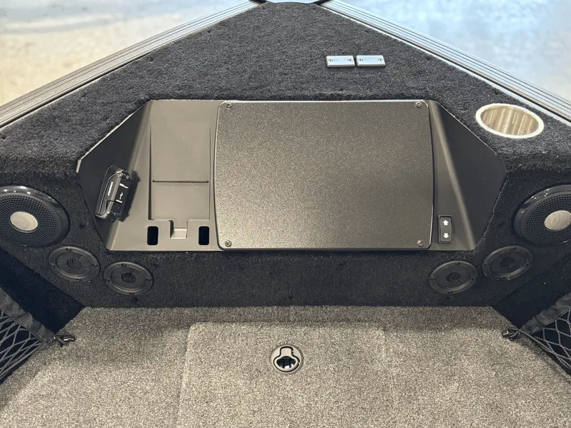 Slide: The Image of Alumacraft Competitor 175X Sport LUXURY 2026 - 6