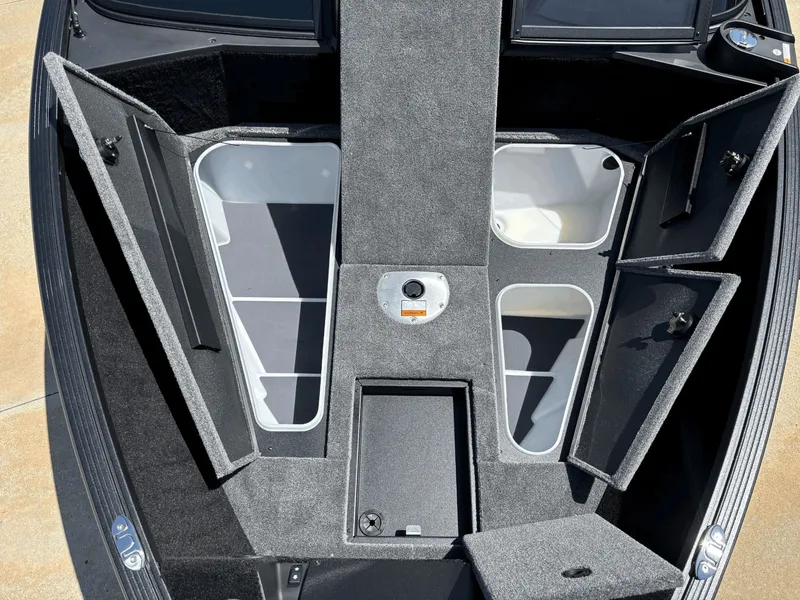 Slide: The Image of Alumacraft Competitor 175X Sport 2026 - 5