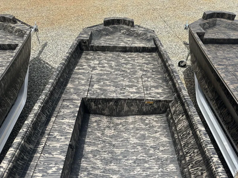 Slide: The Image of Reaper Boats 656 656 STEP TRANSOM 2026 - 4