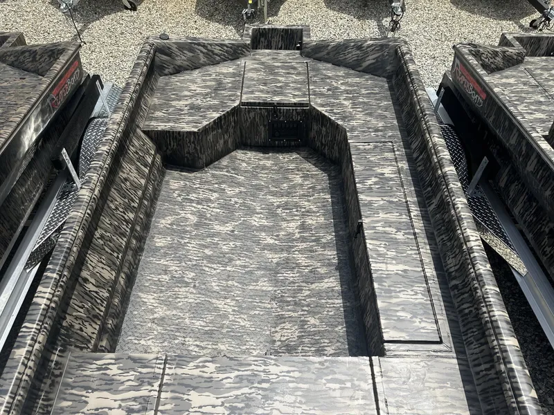 Slide: The Image of Reaper Boats 656 656 STEP TRANSOM 2026 - 6