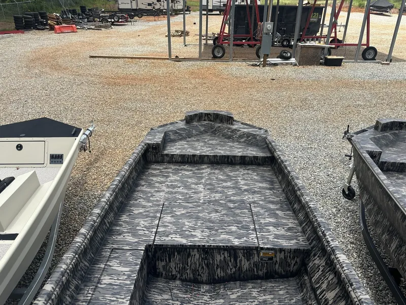 Slide: The Image of Reaper Boats 656 656 STEP TRANSOM 2026 - 4