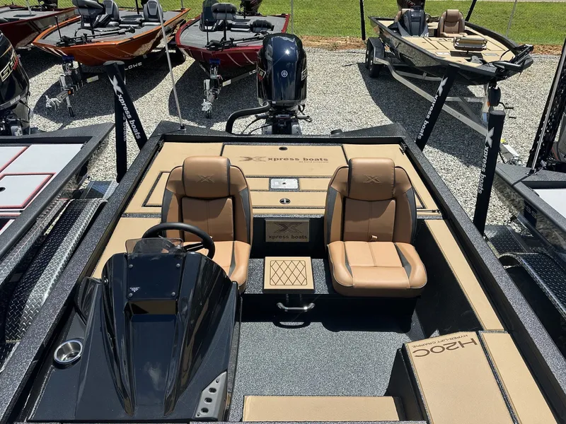 Slide: The Image of Xpress H20C Crappie 2026 - 8