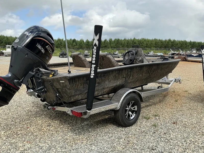 Slide: The Image of Xpress Hyper-Lift Crappie Series H17 C 2026 - 7