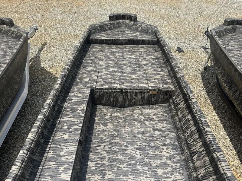 Slide: The Image of Reaper Boats 756 STEP TRANSOM 2026 - 5