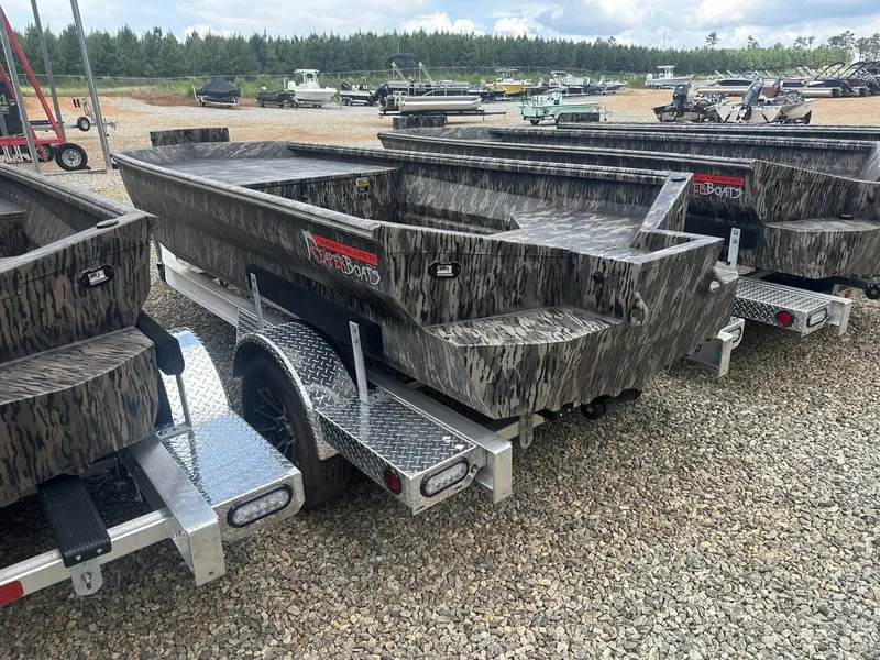 Slide: The Image of Reaper Boats 656 656 STEP TRANSOM 2026 - 7