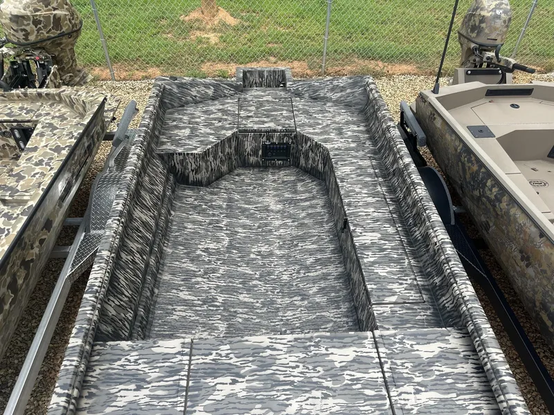 Slide: The Image of Reaper Boats 756 STEP TRANSOM 2026 - 3