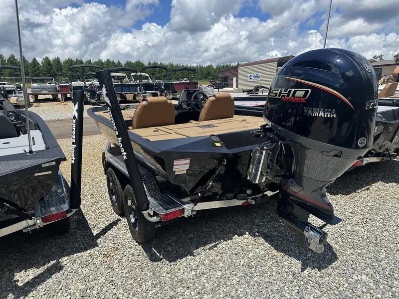 Slide: The Image of Xpress H20C Crappie 2026 - 6