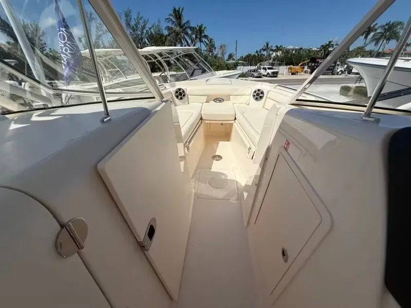 Slide: The Image of Grady-White Freedom 285 2026 - 11