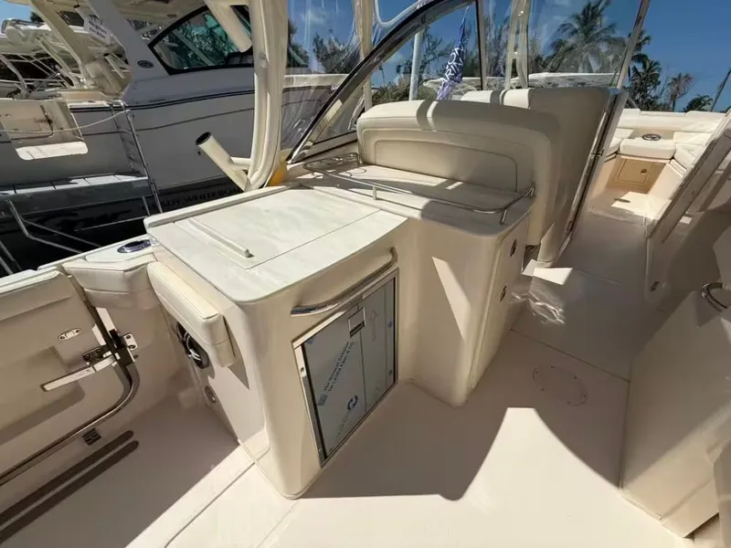 Slide: The Image of Grady-White Freedom 285 2026 - 7