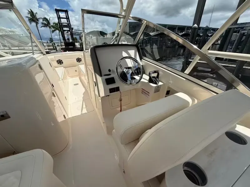 Slide: The Image of Grady-White Freedom 275 2026 - 5