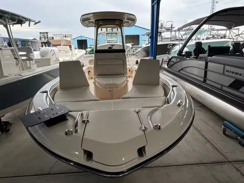 Slide: The Image of Grady-White 251 Coastal Explorer 2026 - 10