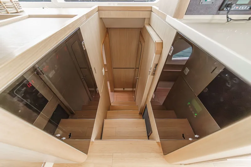 Slide: The Image of Aquila 44 2018 - 54