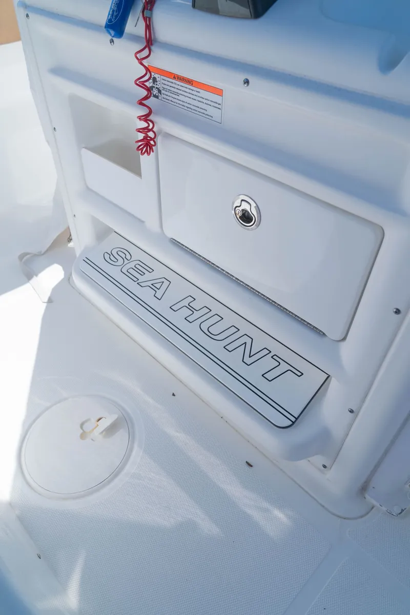 Slide: The Image of Sea Hunt Ultra 275 SE 2019 - 15