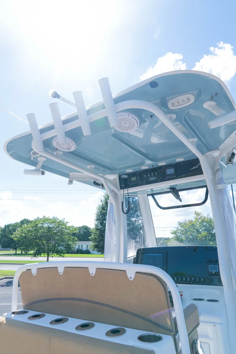 Slide: The Image of Sea Hunt Ultra 275 SE 2019 - 16