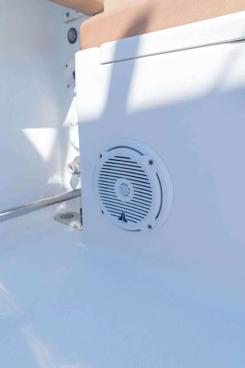 Slide: The Image of Sea Hunt Ultra 275 SE 2019 - 24