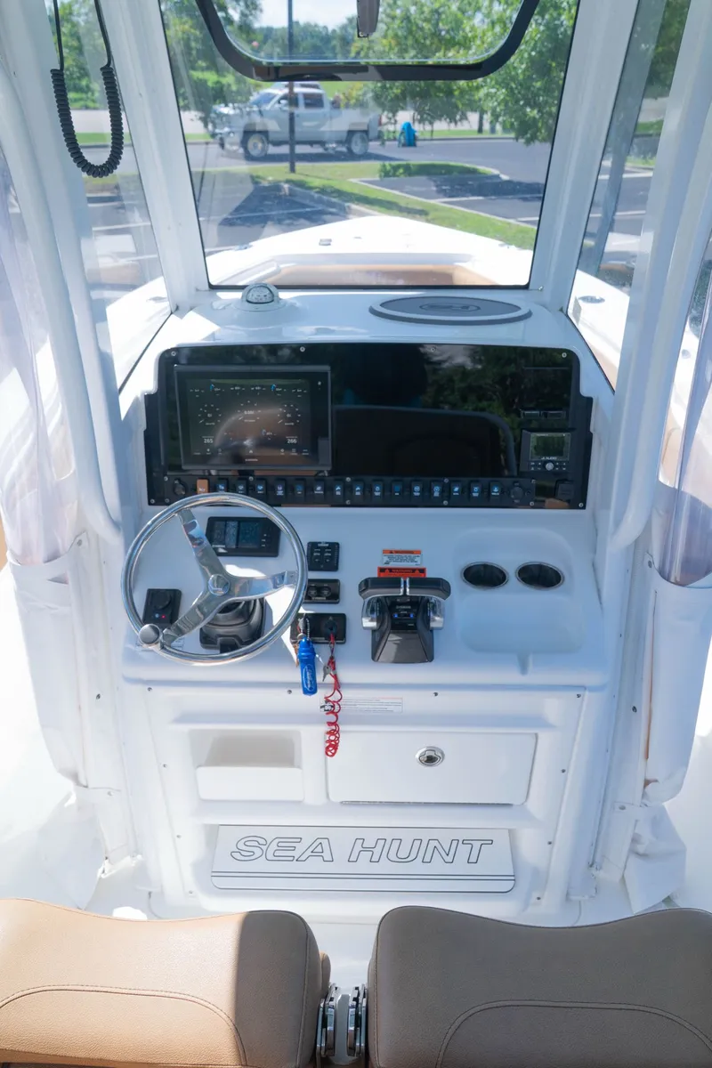 Slide: The Image of Sea Hunt Ultra 275 SE 2019 - 25