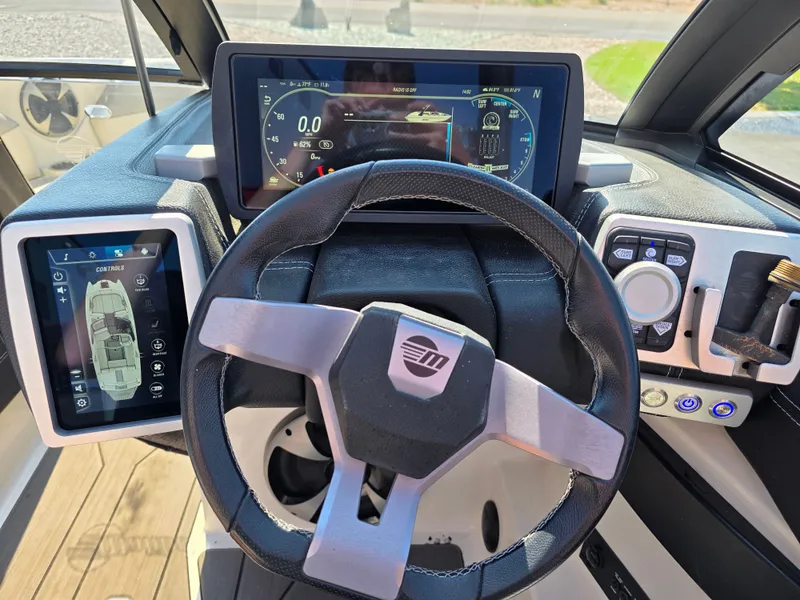 Slide: The Image of Malibu Wakesetter 22 LSV 2020 - 14