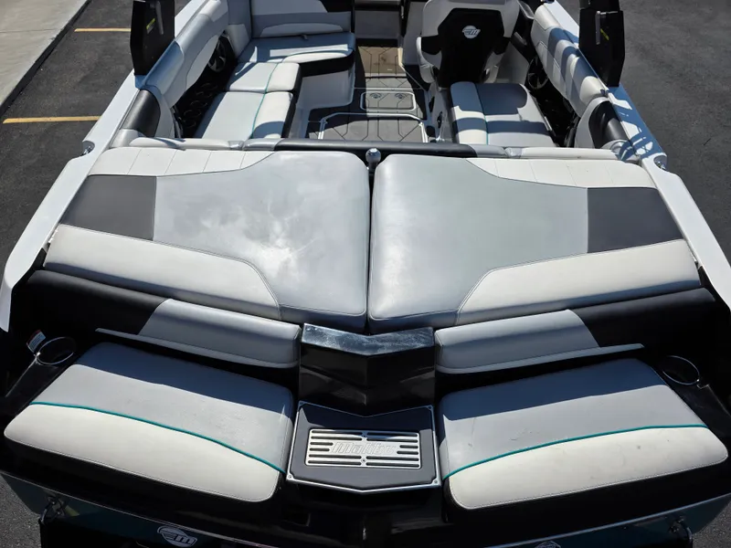 Slide: The Image of Malibu Wakesetter 22 LSV 2020 - 8