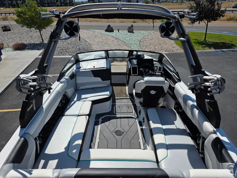 Slide: The Image of Malibu Wakesetter 22 LSV 2020 - 9