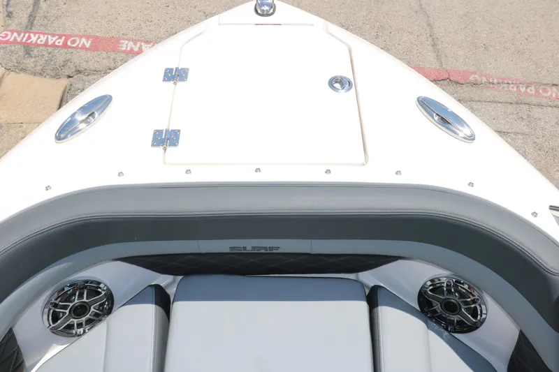 Slide: The Image of Chaparral 26 Surf 2025 - 21