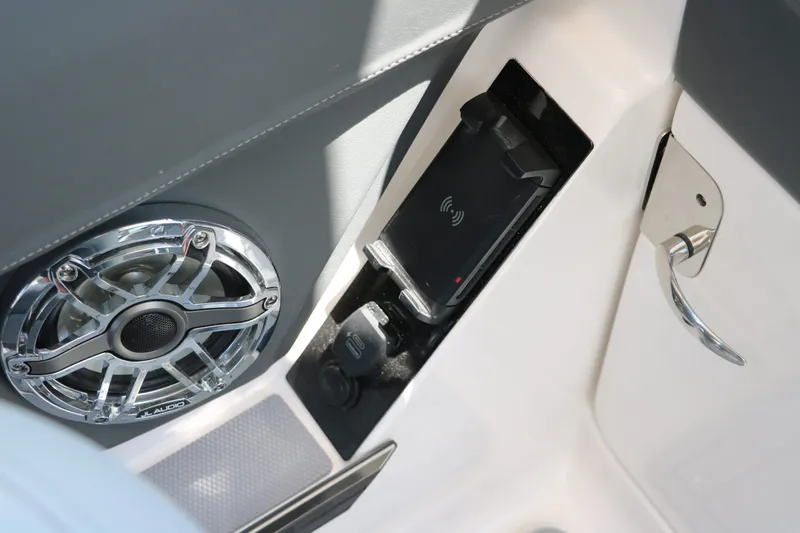 Slide: The Image of Chaparral 26 Surf 2025 - 29