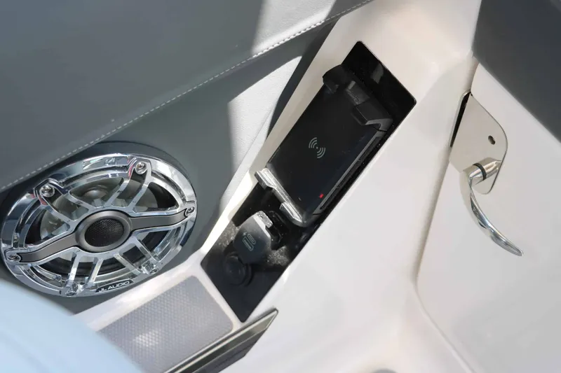 Slide: The Image of Chaparral 26 Surf 2025 - 29