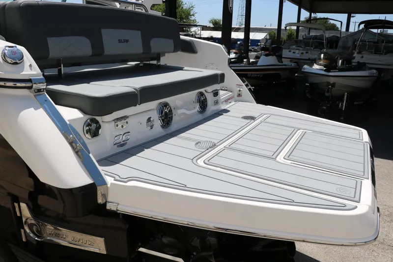Slide: The Image of Chaparral 26 Surf 2025 - 10