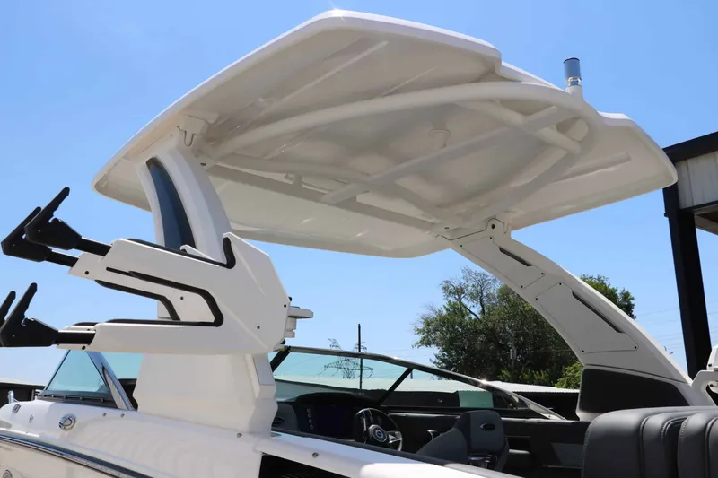 Slide: The Image of Chaparral 26 Surf 2025 - 9