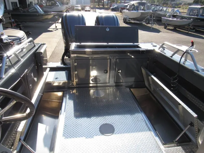 Slide: The Image of Hewescraft 270 Pacific Explorer 2026 - 11