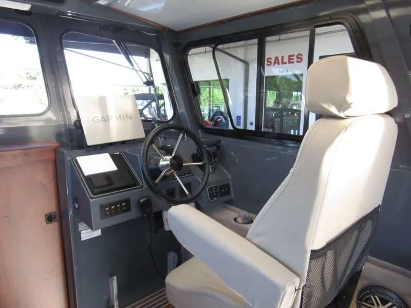 Slide: The Image of Hewescraft 270 Pacific Explorer 2026 - 15