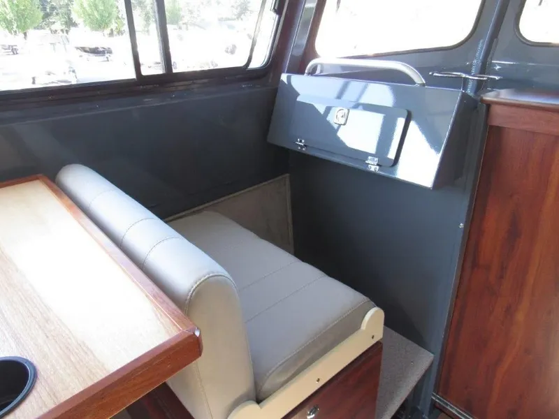 Slide: The Image of Hewescraft 270 Pacific Explorer 2026 - 19