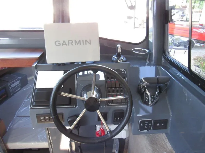 Slide: The Image of Hewescraft 270 Pacific Explorer 2026 - 22