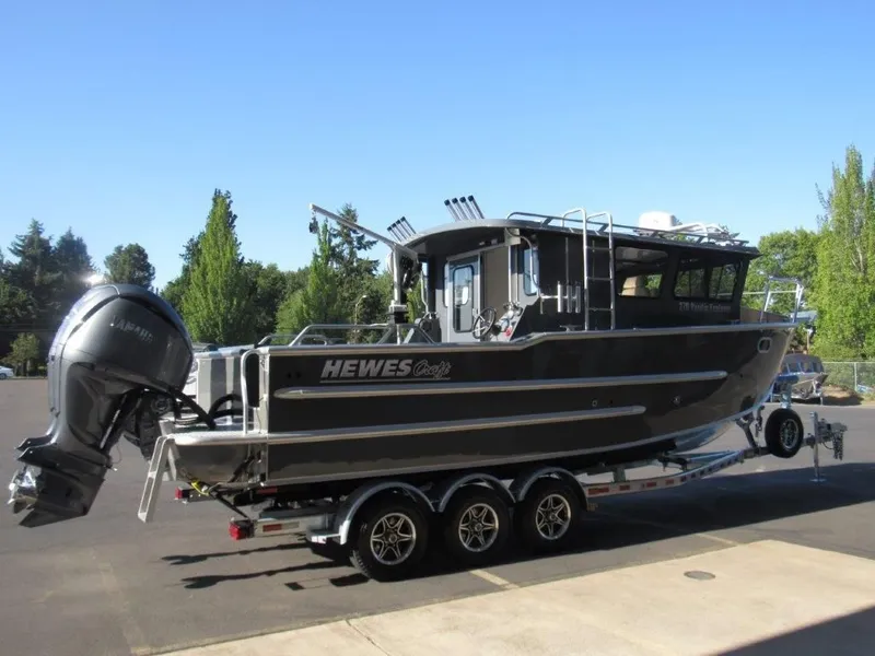 Slide: The Image of Hewescraft 270 Pacific Explorer 2026 - 5