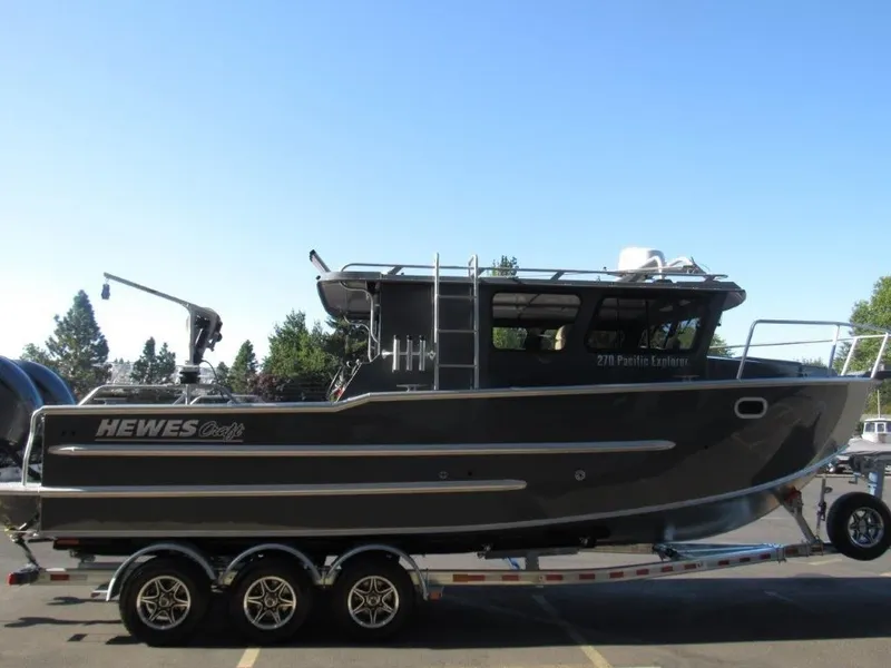 Slide: The Image of Hewescraft 270 Pacific Explorer 2026 - 6