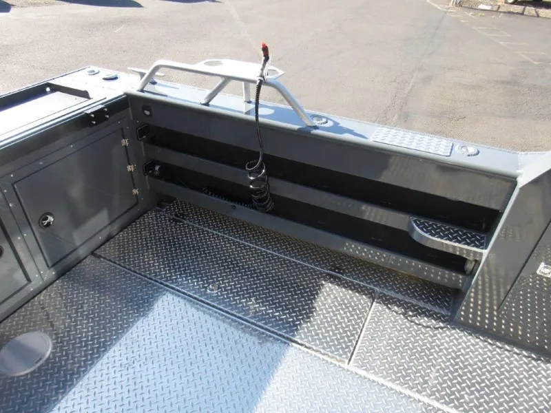 Slide: The Image of Hewescraft 270 Pacific Explorer 2026 - 9