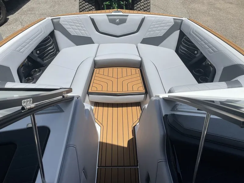 Slide: The Image of Nautique Super Air Nautique G23 2022 - 10