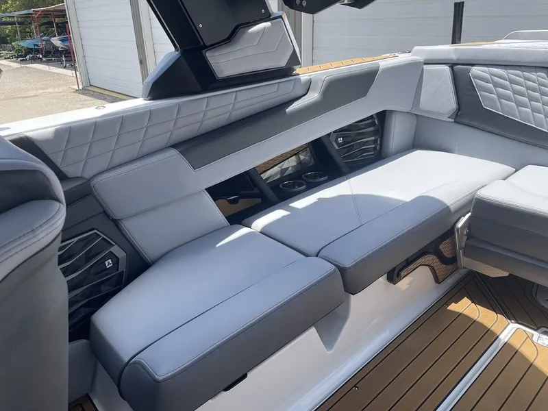 Slide: The Image of Nautique Super Air Nautique G23 2022 - 12