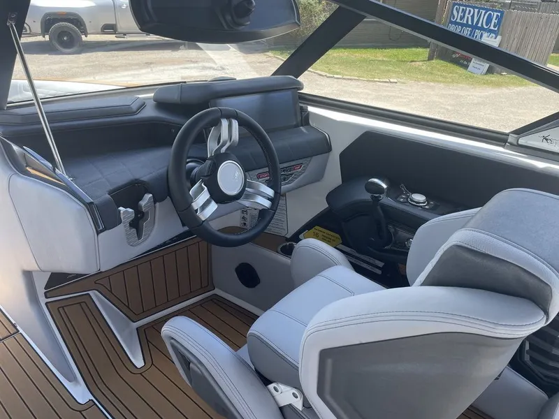 Slide: The Image of Nautique Super Air Nautique G23 2022 - 8