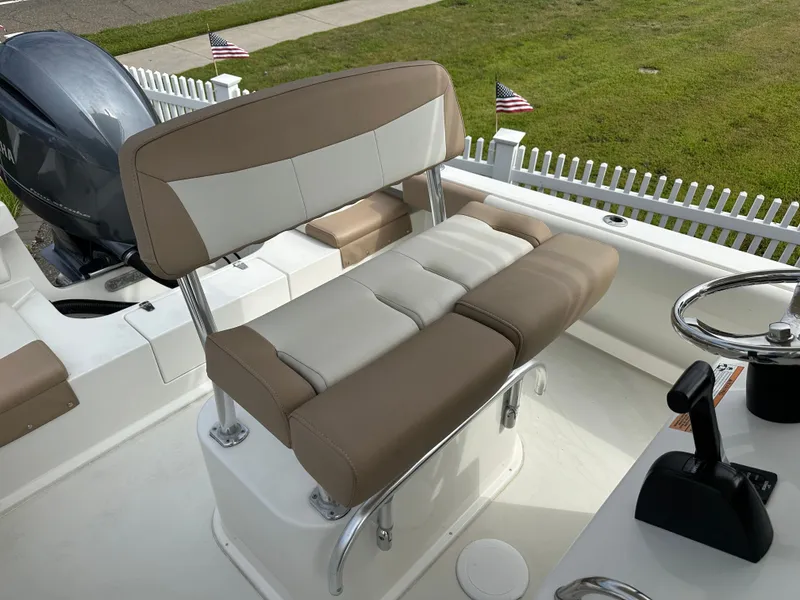 Slide: The Image of Parker 21SE Center Console 2018 - 15