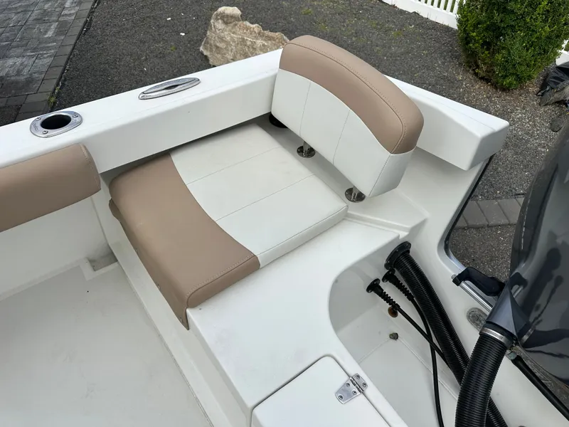 Slide: The Image of Parker 21SE Center Console 2018 - 17