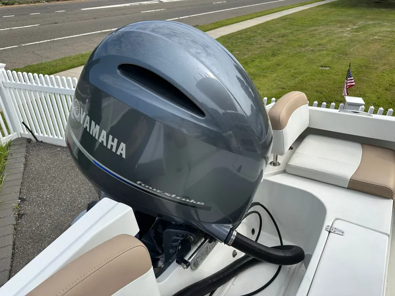 Slide: The Image of Parker 21SE Center Console 2018 - 19