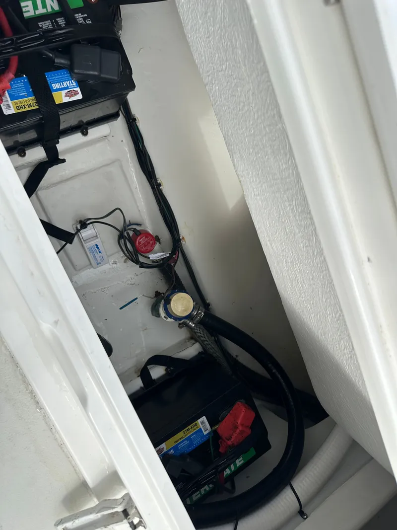 Slide: The Image of Parker 21SE Center Console 2018 - 21