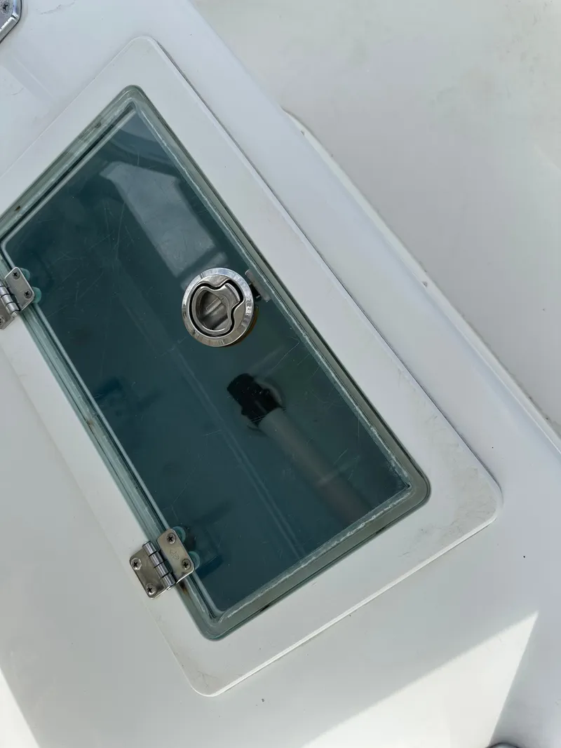 Slide: The Image of Parker 21SE Center Console 2018 - 24