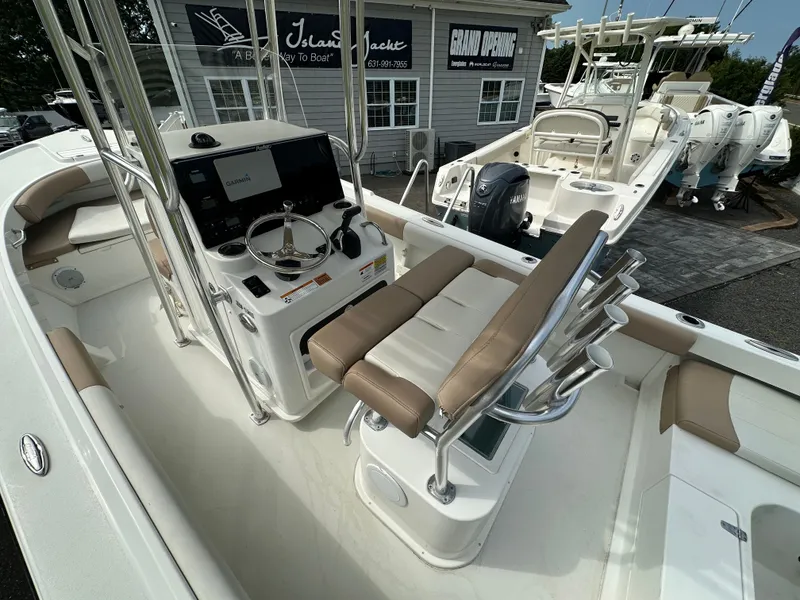 Slide: The Image of Parker 21SE Center Console 2018 - 25