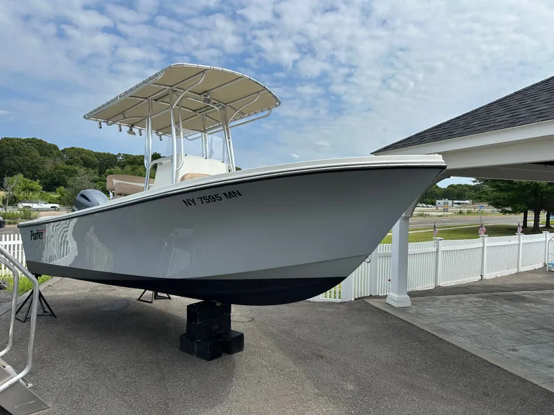 Slide: The Image of Parker 21SE Center Console 2018 - 5