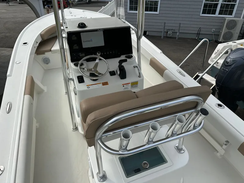 Slide: The Image of Parker 21SE Center Console 2018 - 9