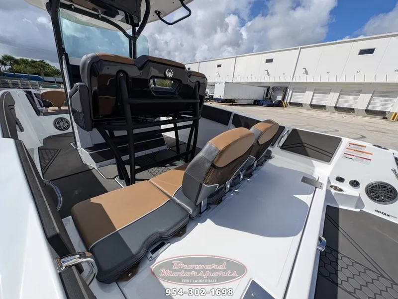 Slide: The Image of Scarab 255 Open LX 2026 - 16